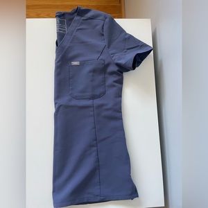 FIGS Catarina slim top